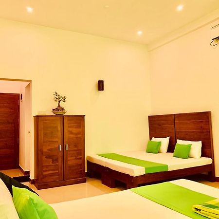 Elegant Lake House Tissamaharama Exterior photo